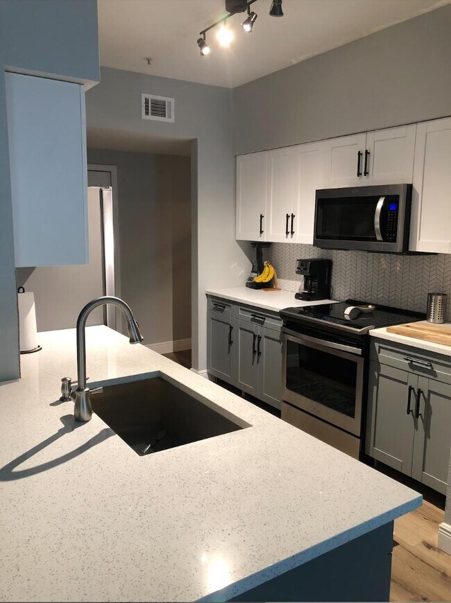 Foto del edificio - 1810 E Palm Ave