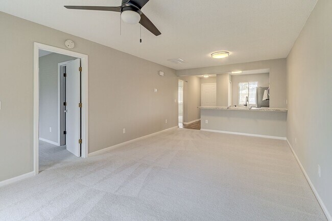 Building Photo - Charming Condo For Rent in Park Place!