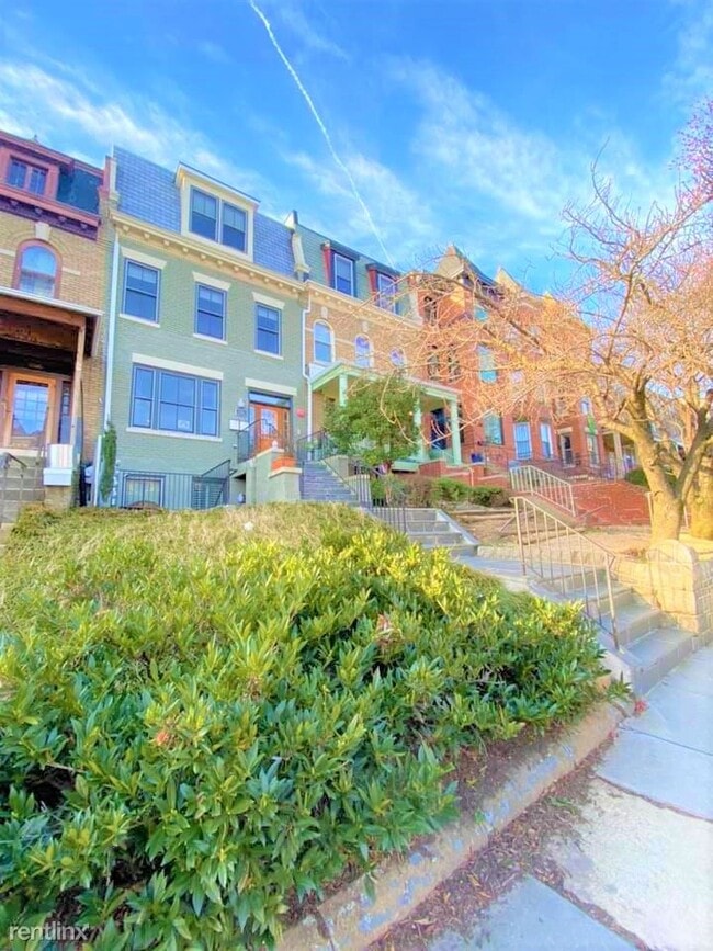 Building Photo - 1202 Fairmont St NW