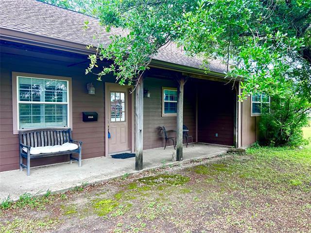 Building Photo - 335 E Donna Dr