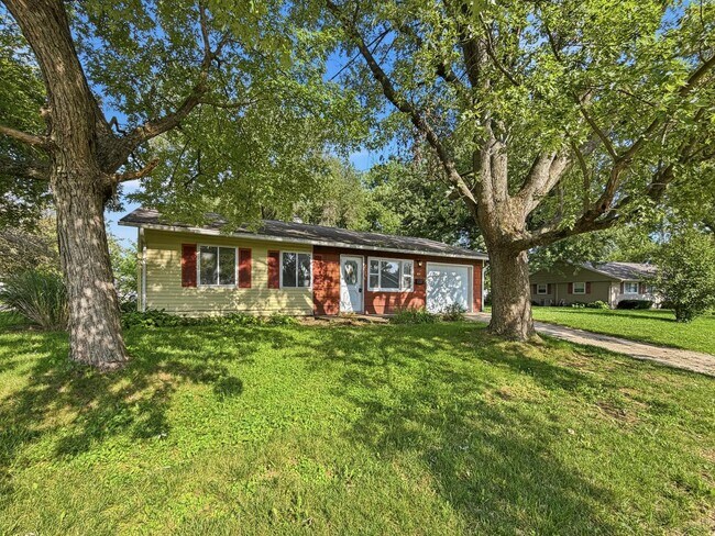Foto del edificio - 836 Eastmont Dr