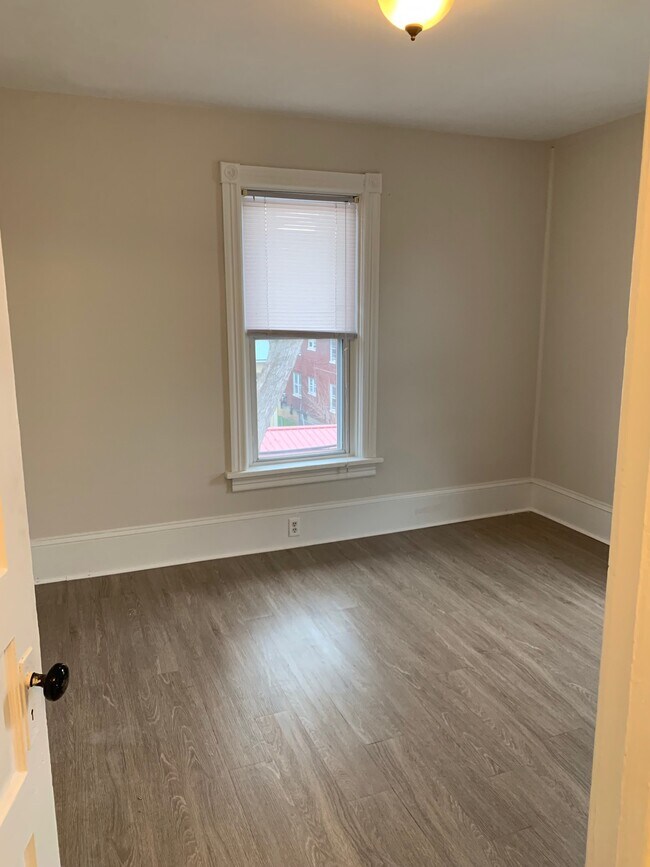 Foto del edificio - 1037 Hepburn St