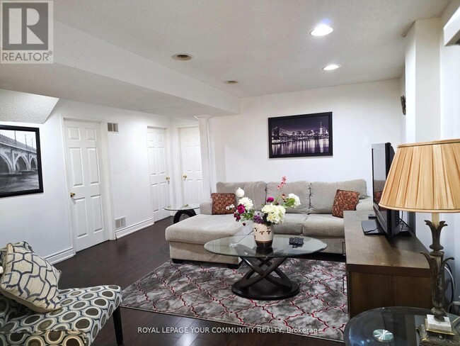 Building Photo - 167 Berwick Crescent