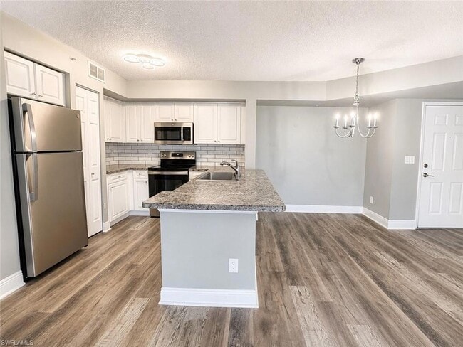 Foto del edificio - 1240 Wildwood Lakes Blvd