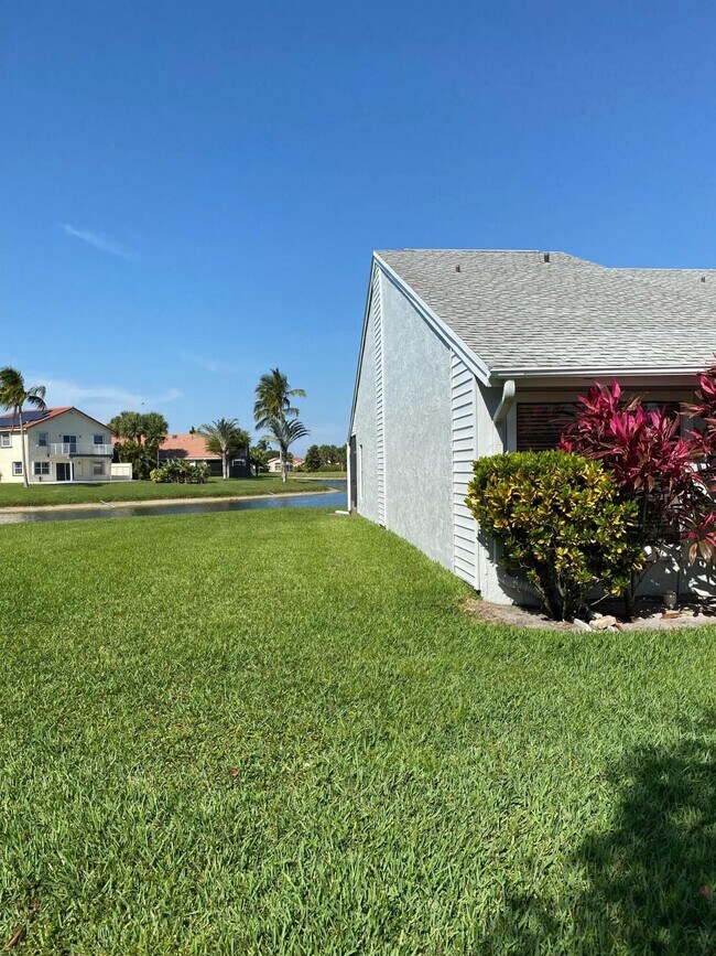 Building Photo - 12299 Forest Greens Dr