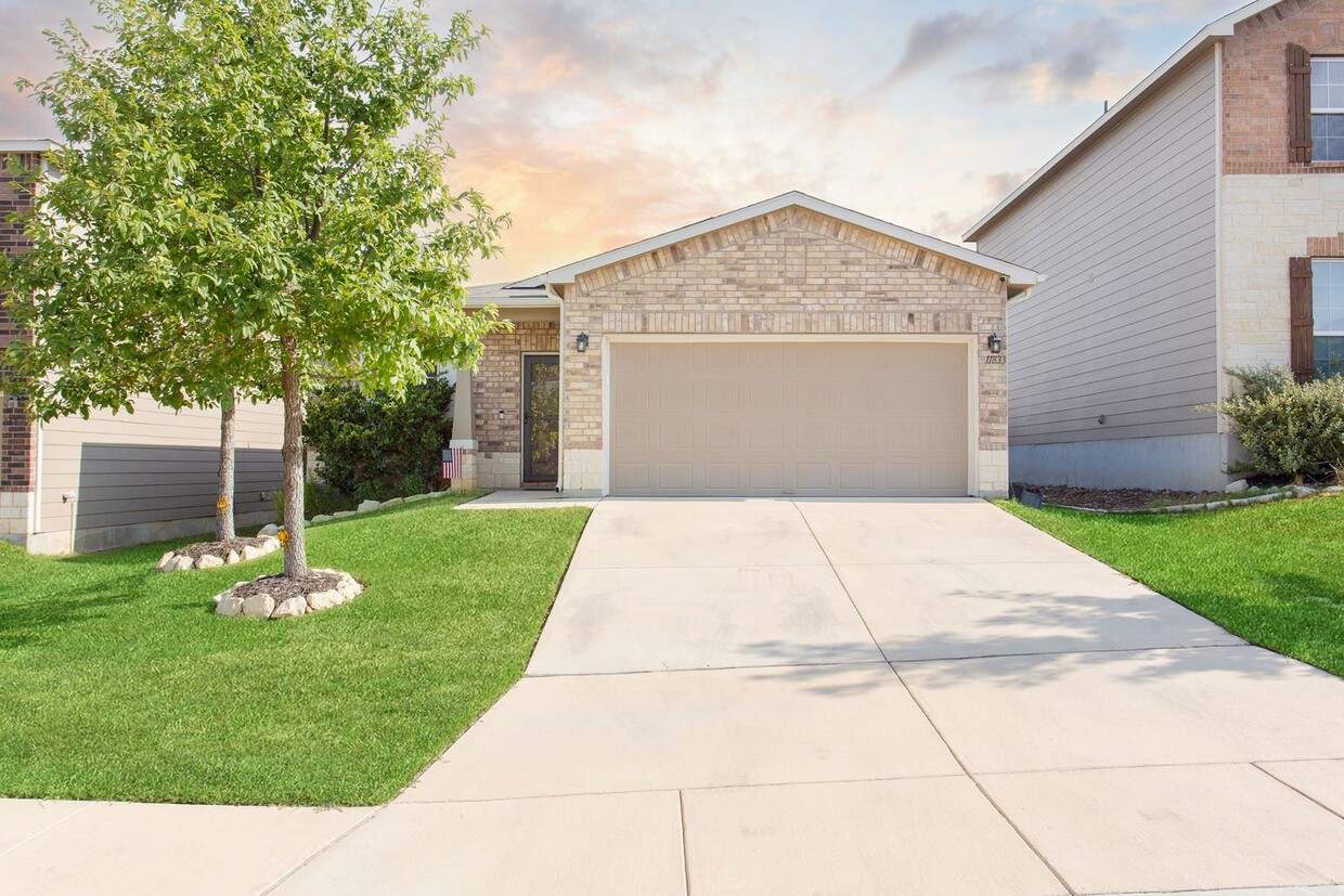 Primary Photo - Beautiful Alamo Ranch Rental Home Availabl...