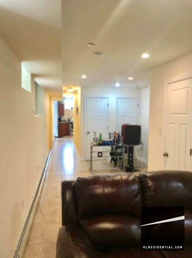 Foto del edificio - 2125 73rd St