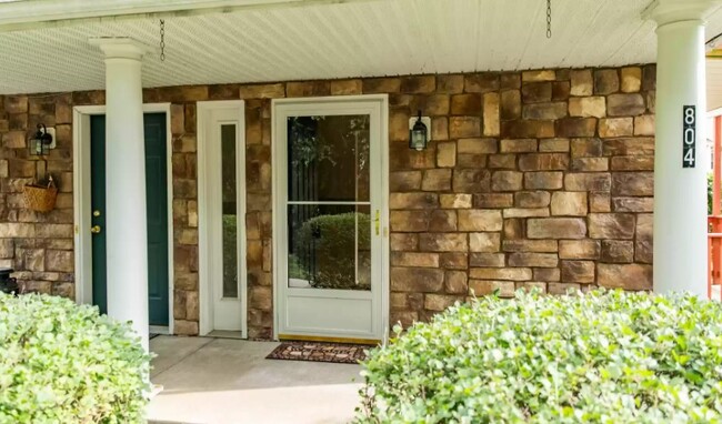 Front entrance-covered porch - 1200 Hillside Ave