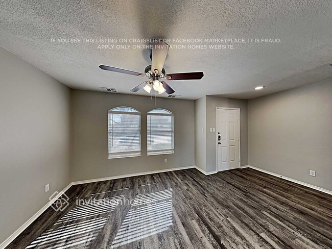 Building Photo - 7914 Modesto Dr