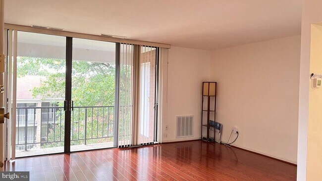 Foto del edificio - 756 Quince Orchard Blvd