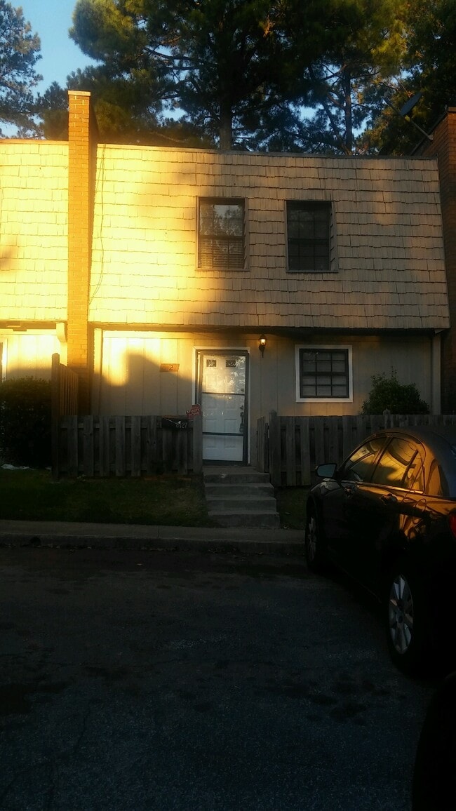 Building Photo - 6427 Woodstone Way
