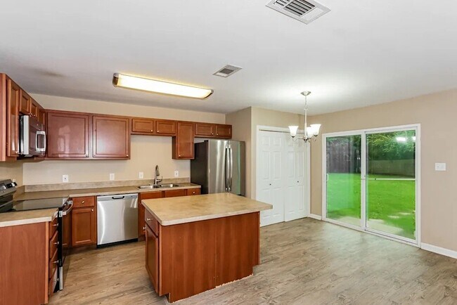 Foto del edificio - 2309 Tallowood Ct