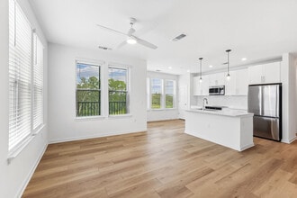 Building Photo - Mosby Barclay West