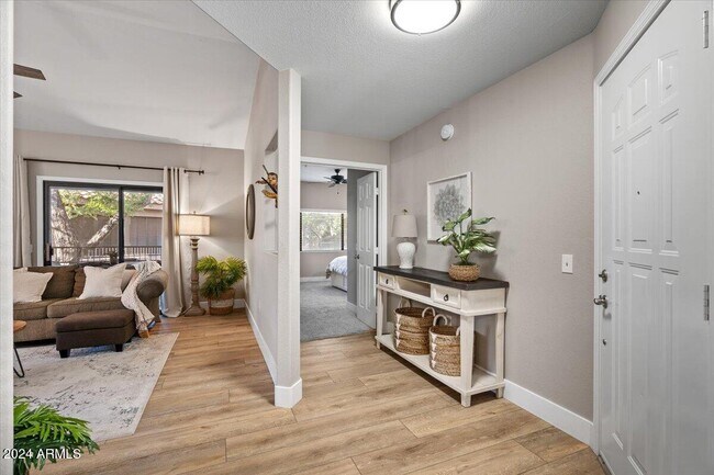 Foto del edificio - 15050 N Thompson Peak Pkwy
