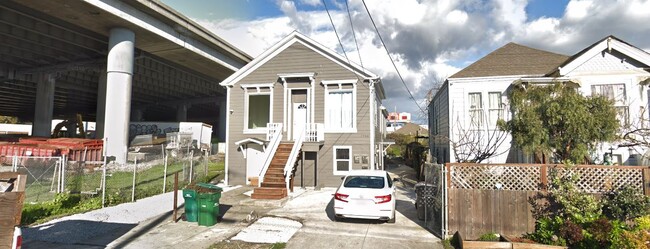 Building Photo - 3444 Hannah St