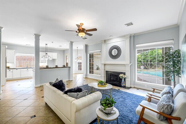 Building Photo - 4602 Gladesdale Park Ln