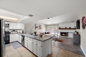 Building Photo - 4329 E Cherokee St