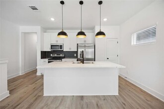 Building Photo - 8021 Cora St