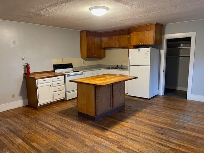 Photo - 18 Central St Apartment