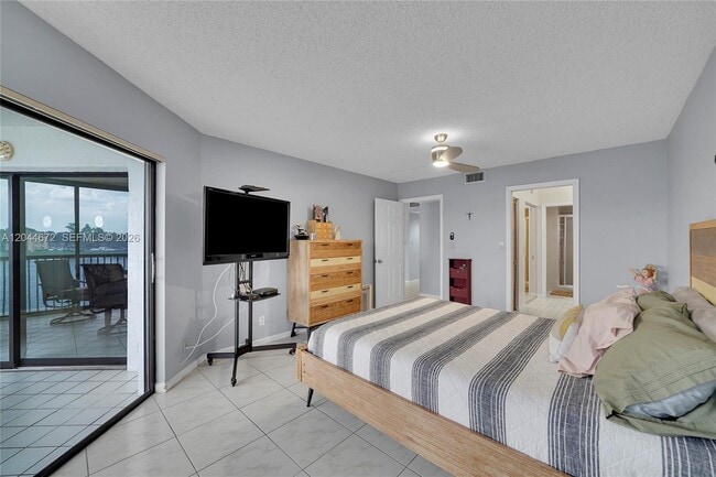 Foto del edificio - 7250 Fairfax Dr