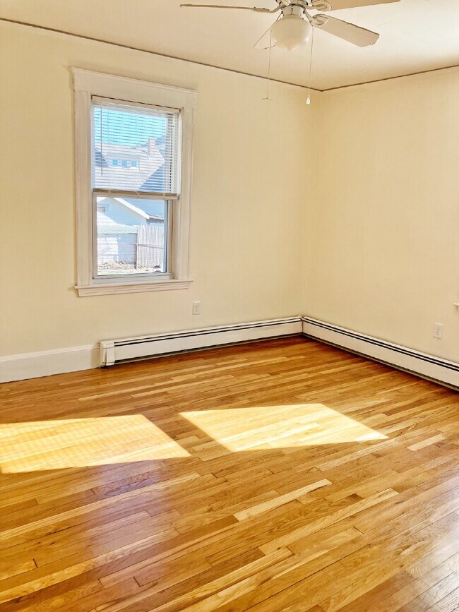 Foto del edificio - Spacious 1 BED 1 BATH near Quincy Center