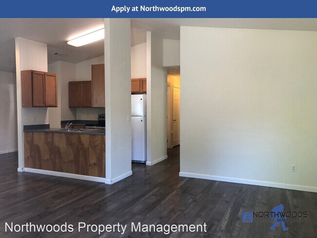 Foto del edificio - 3 br, 2 bath House - 519 Putnam
