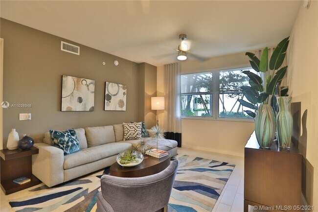 Foto del edificio - 8217 SW 72nd Ave