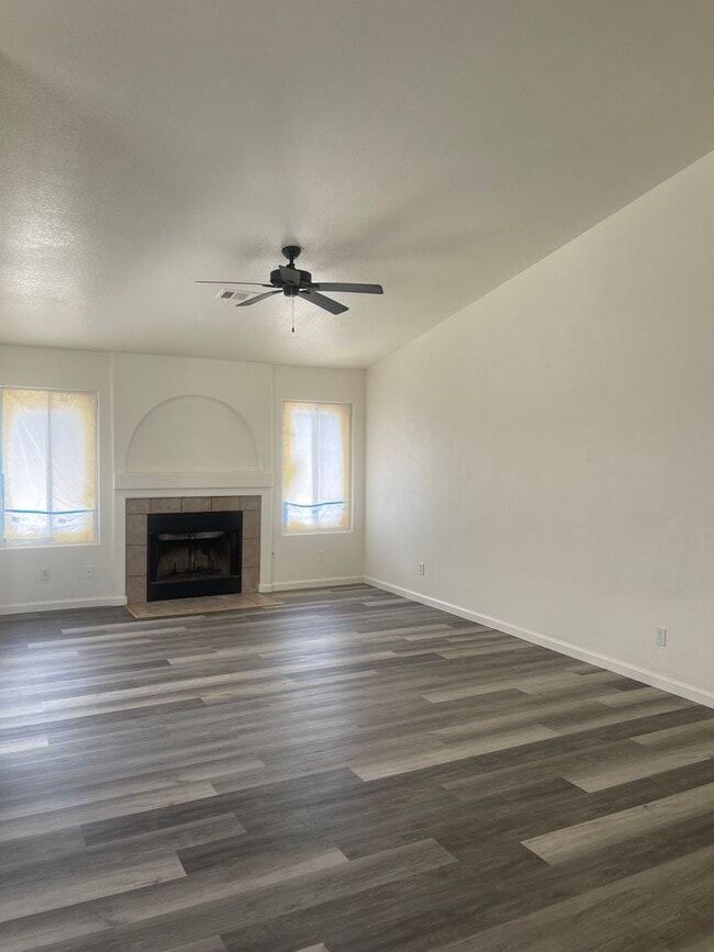 Foto del edificio - Coming Soon! Charming 3-Bedroom, 2-Bathroom Home for Rent in Quiet Neighborhood