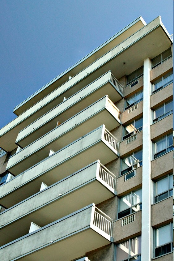 Photo du bâtiment - 525 Eglinton Avenue East