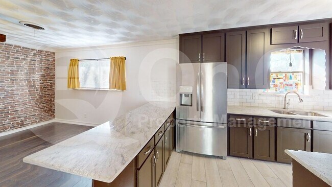 Foto del edificio - 3535 Creek View Dr