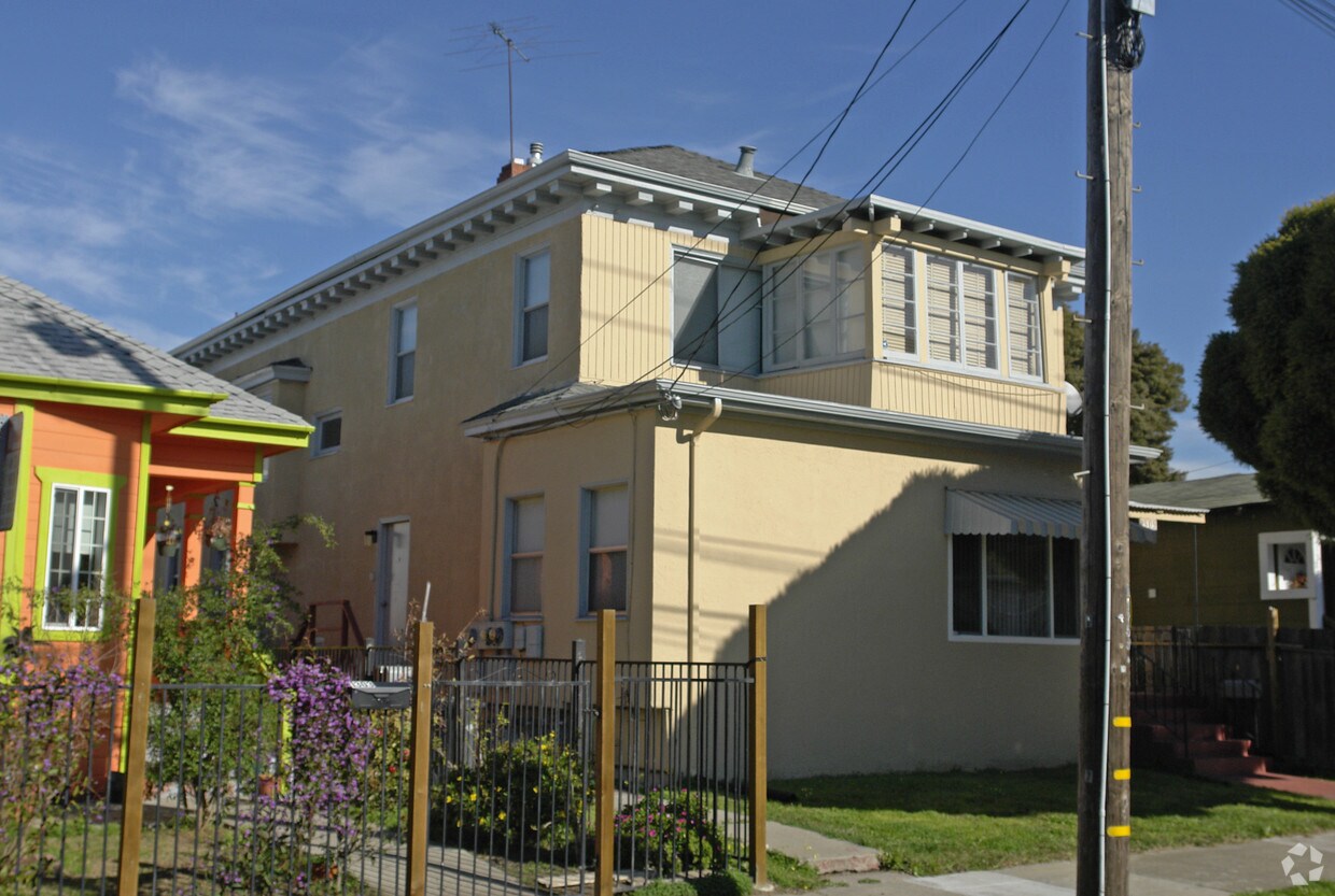 Building Photo - 1305 Carrison St