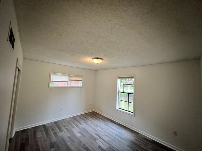 Building Photo - 5787 Cedar Bay Dr