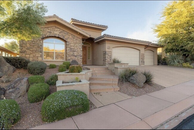 Foto del edificio - VIEWS AND FURNISHED