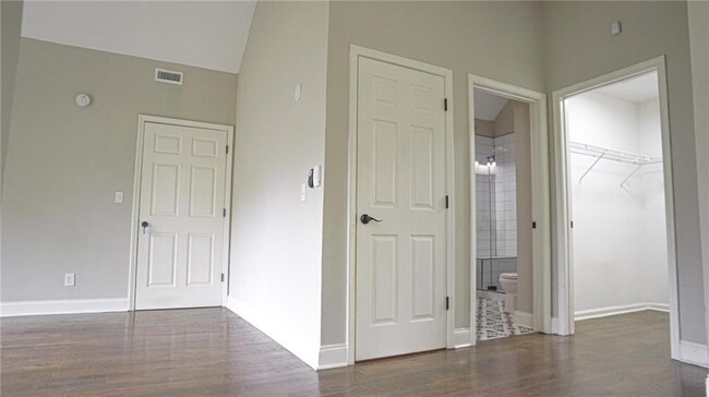 Foto del edificio - 1223 Bridges Ave SW