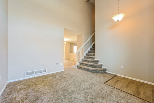 Building Photo - 9616 S Castle Ridge Cir