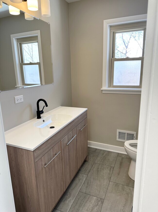 Foto del edificio - 2049 Hagen Ln