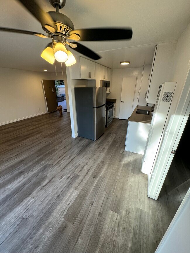 Foto del edificio - 3725 Glendon Ave
