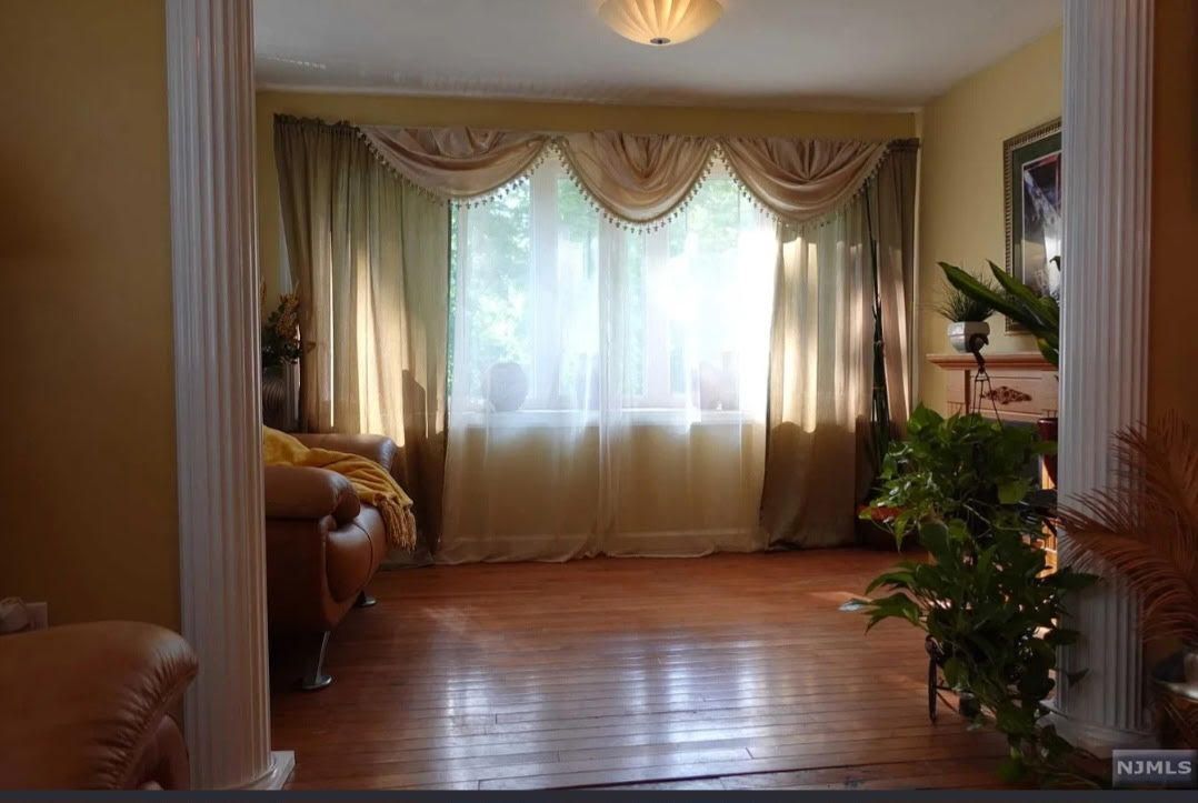 Foto del edificio - 1153 Queen Anne Rd