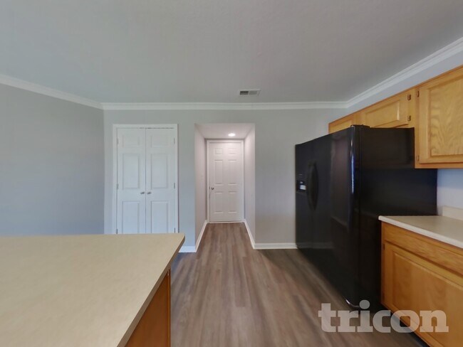 Building Photo - 87 Lasalle Ln