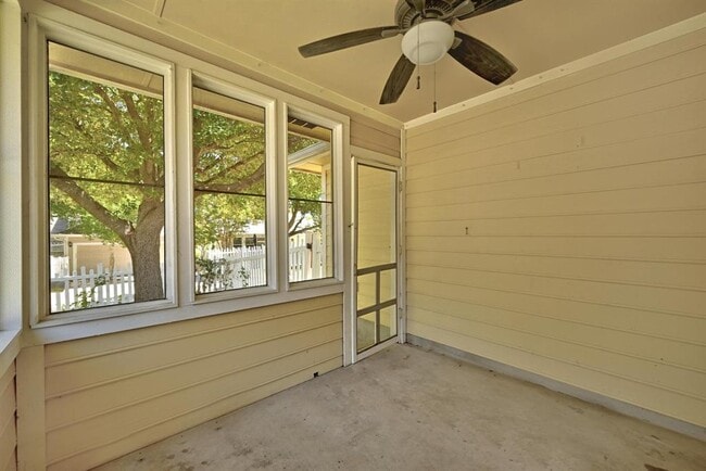 Building Photo - 1049 King Cotton Ln