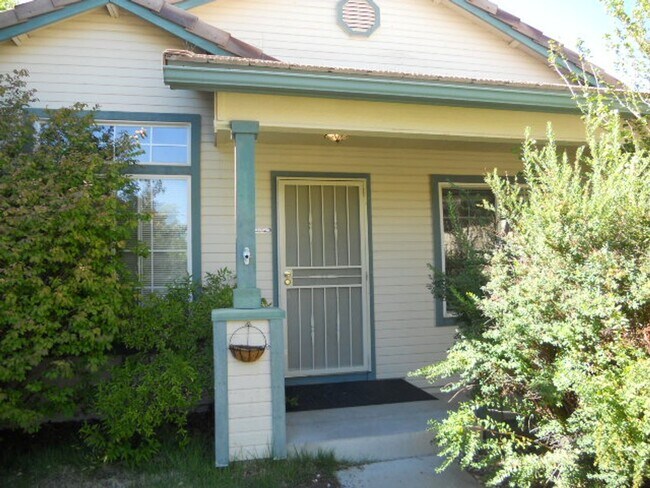 Foto del edificio - Four Br Single Story Home in NW Reno