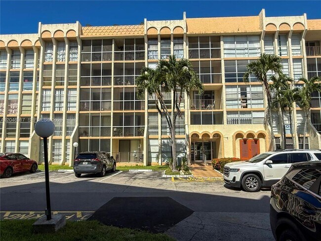 Foto del edificio - 801 Three Islands Boulevard