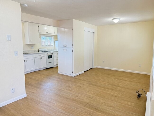 Foto del edificio - Updated Studio Apartment in Junction City!  $200.00 MOVE-IN SPECIAL