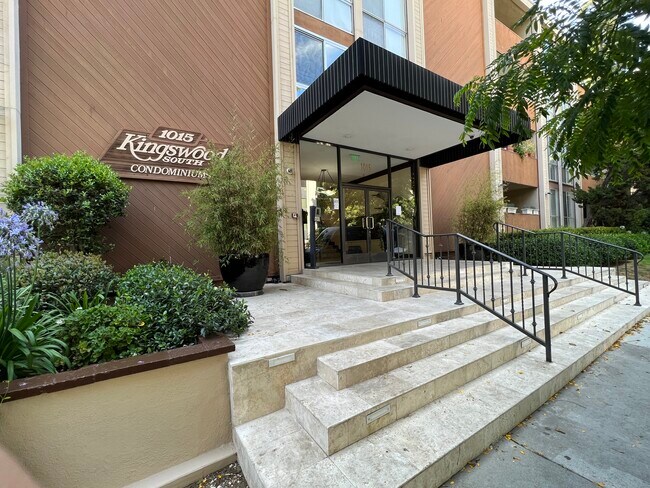 Foto del edificio - 1015 N Kings Rd