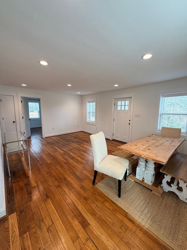 Building Photo - 503 Wilson