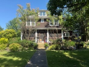 Building Photo - 2425 Demington Dr
