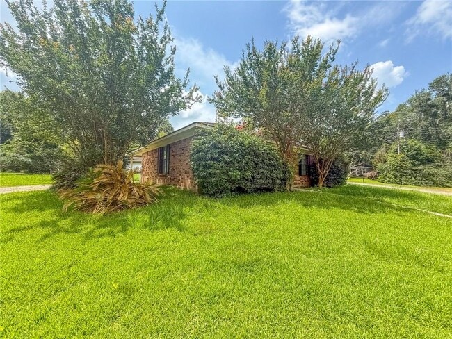 Building Photo - 8613 McAllister Dr