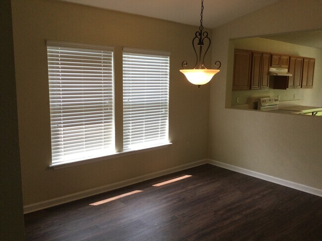 Foto del edificio - 422 Bostwick Cir