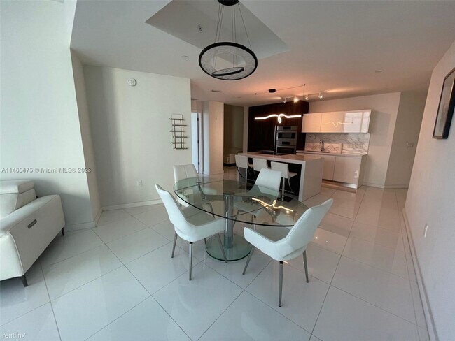 Building Photo - 2 br, 3 bath Condo - 851 NE 1st Ave Unit 2209
