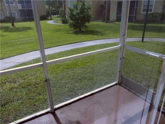 Foto del edificio - 880 Cypress Park Way